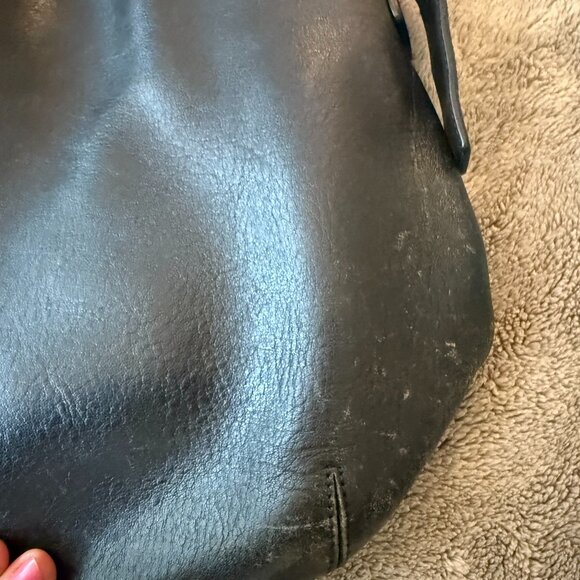 Black Leather Coach - Bucket Bag Style - Picture 4 of 7